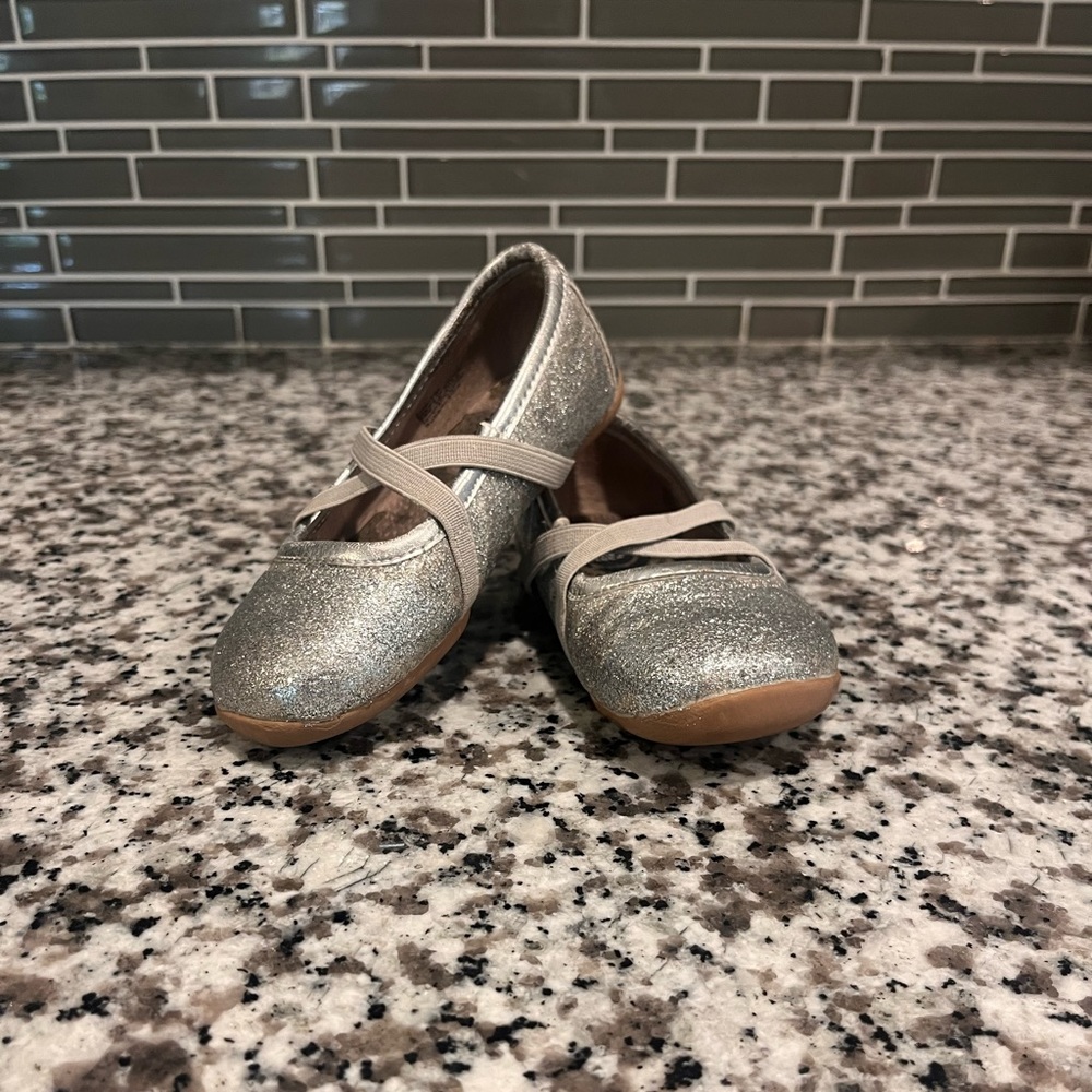 Livie and Luca Aurora Silver Glitter shoes 7T
